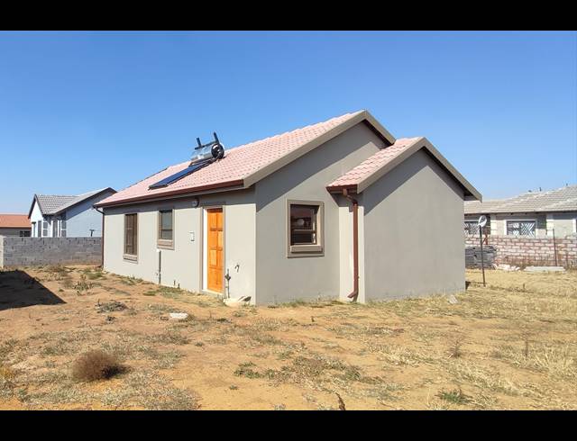 3 BEDROOM FREEHOLD FOR SALE IN SHARON PARK